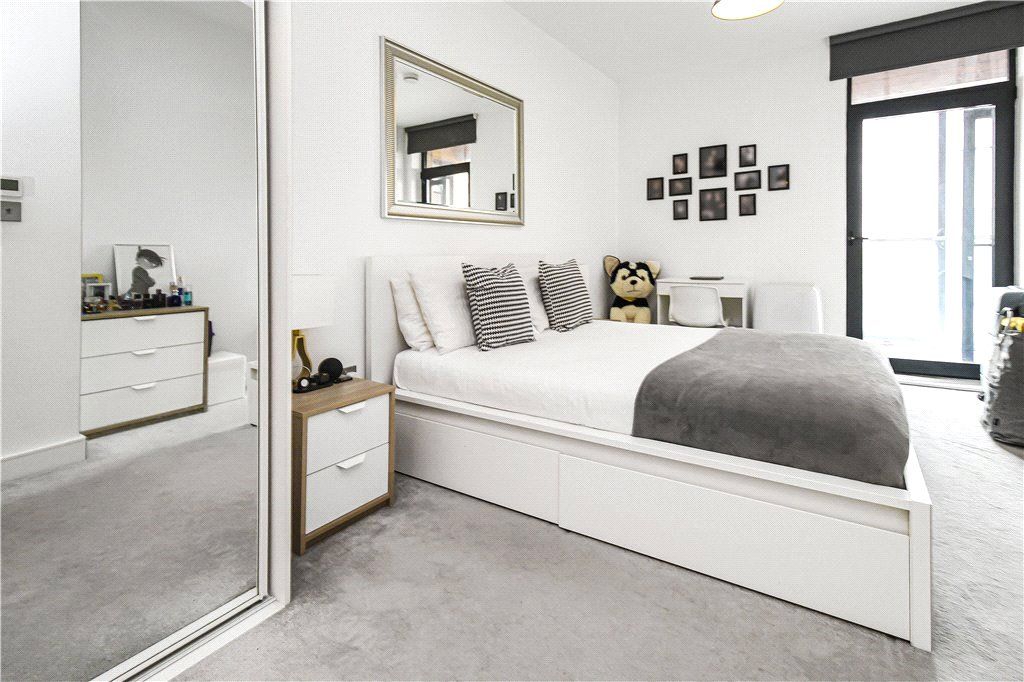 Property photo 1 of 21 Bedroom