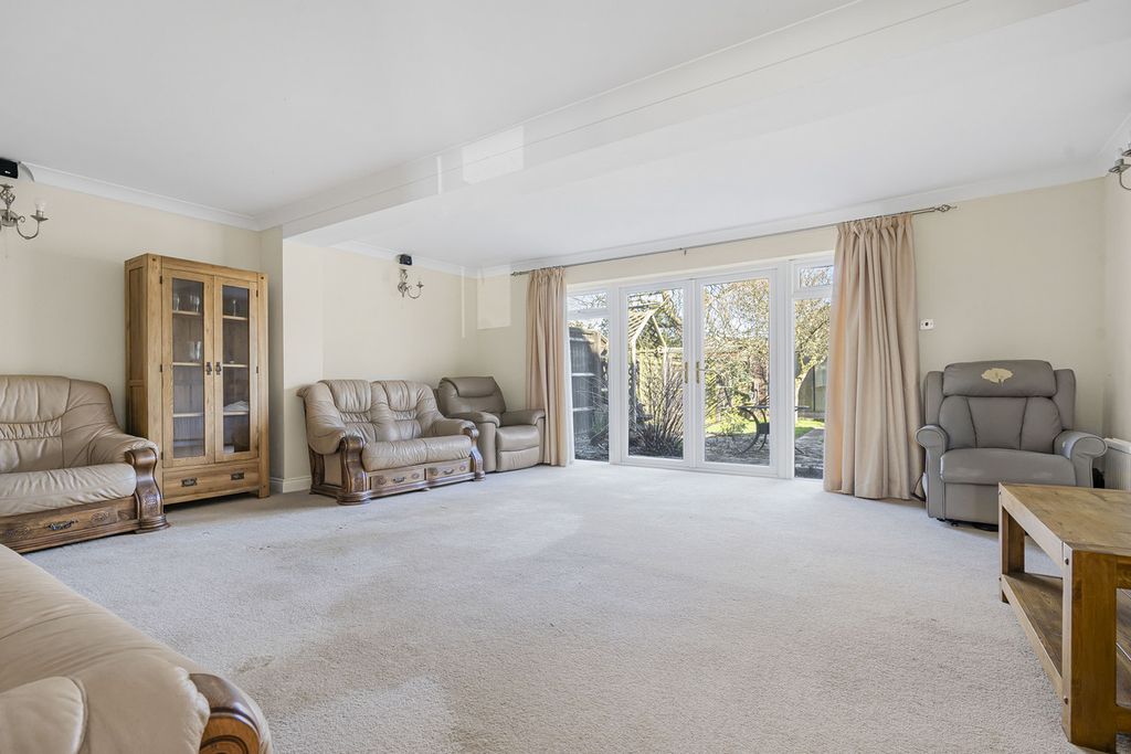 Property photo 2 of 26