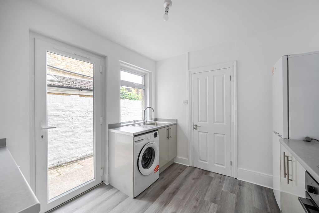 Property photo 3 of 12 1465234-11-6A0d98...