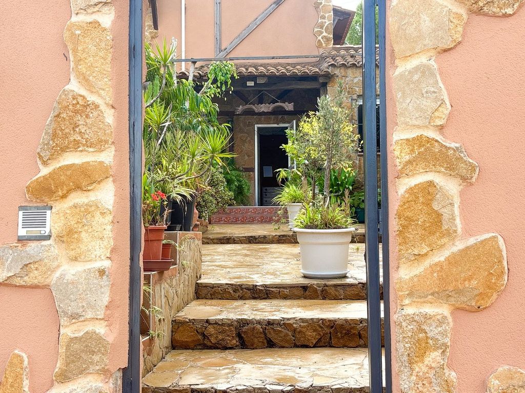 Property photo 3 of 45