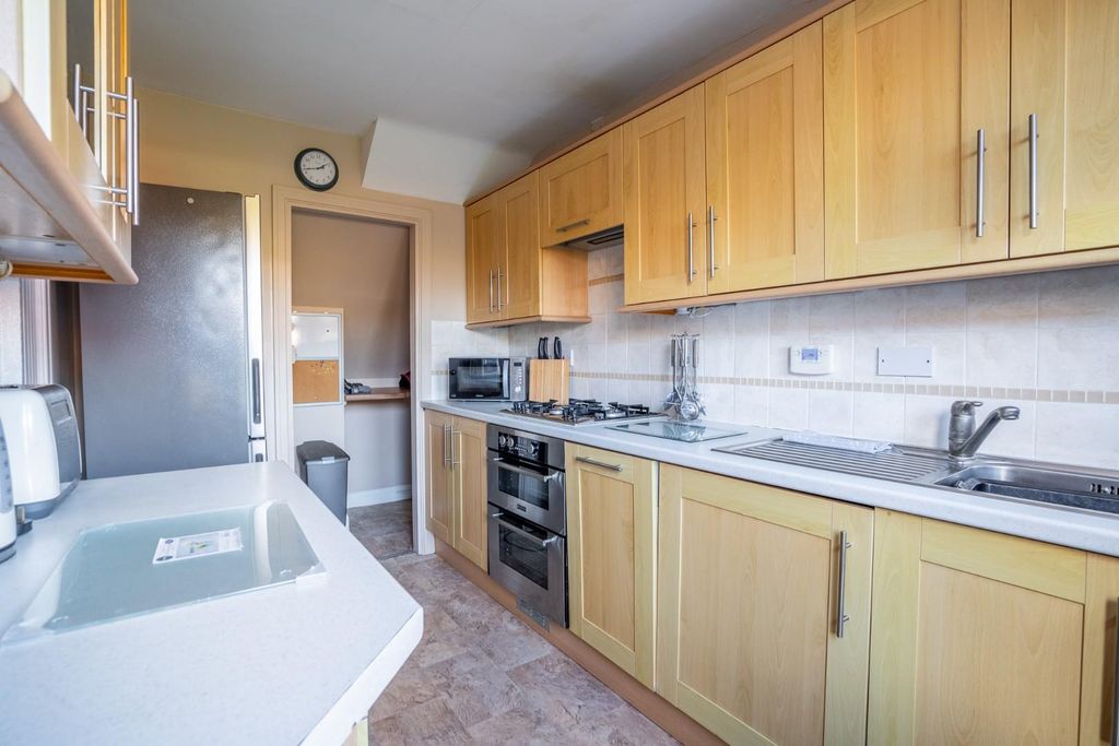 Property photo 3 of 15 Kitchen