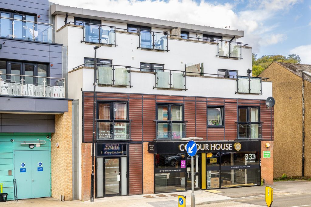 Property photo 1 of 8