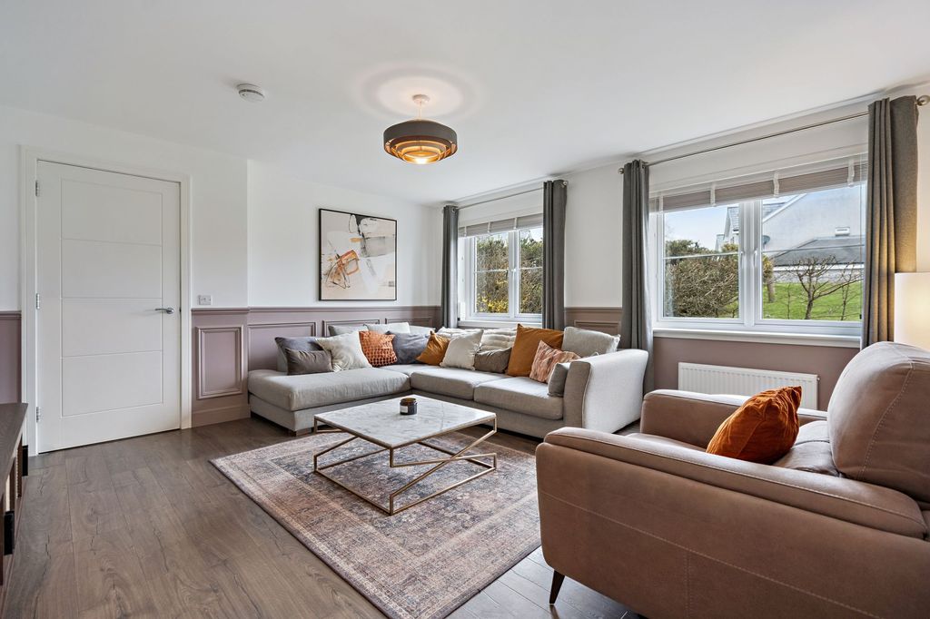 Property photo 2 of 23