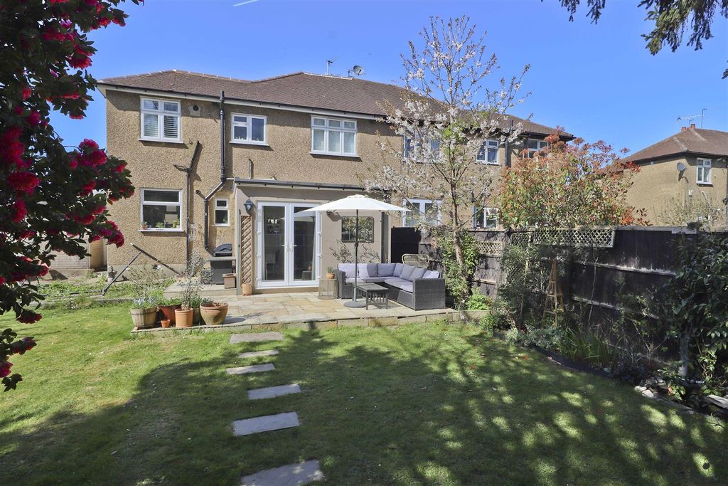 Property photo 2 of 14