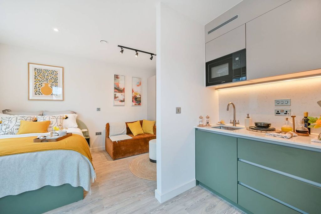 Property photo 3 of 25