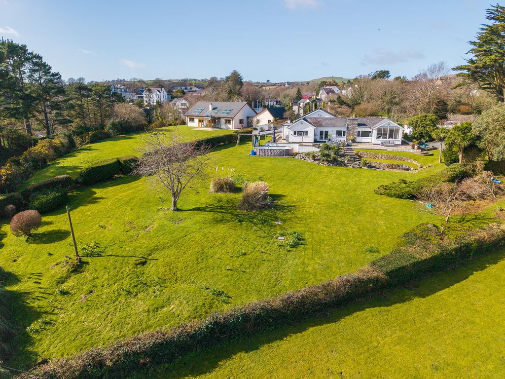Property photo 2 of 47