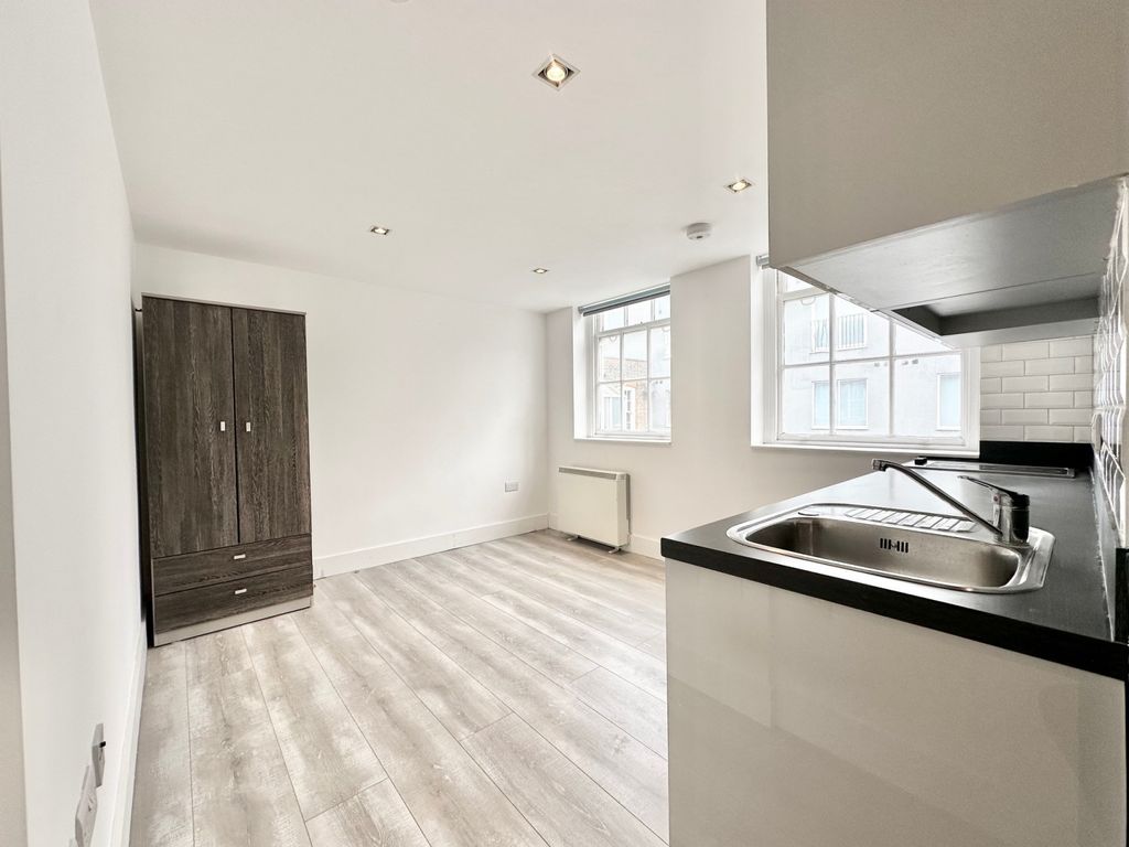 Property photo 3 of 7 Gallery