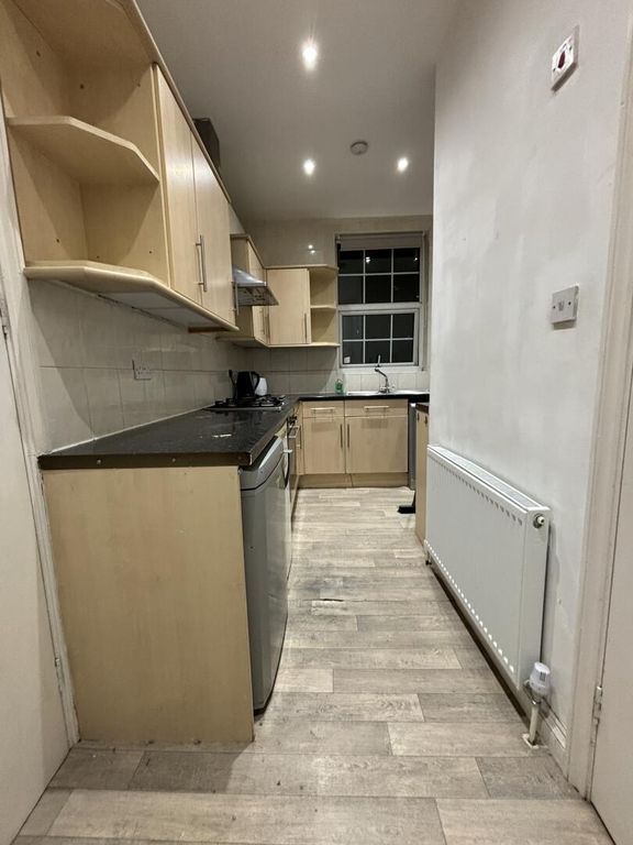 Property photo 3 of 4 Kitchen