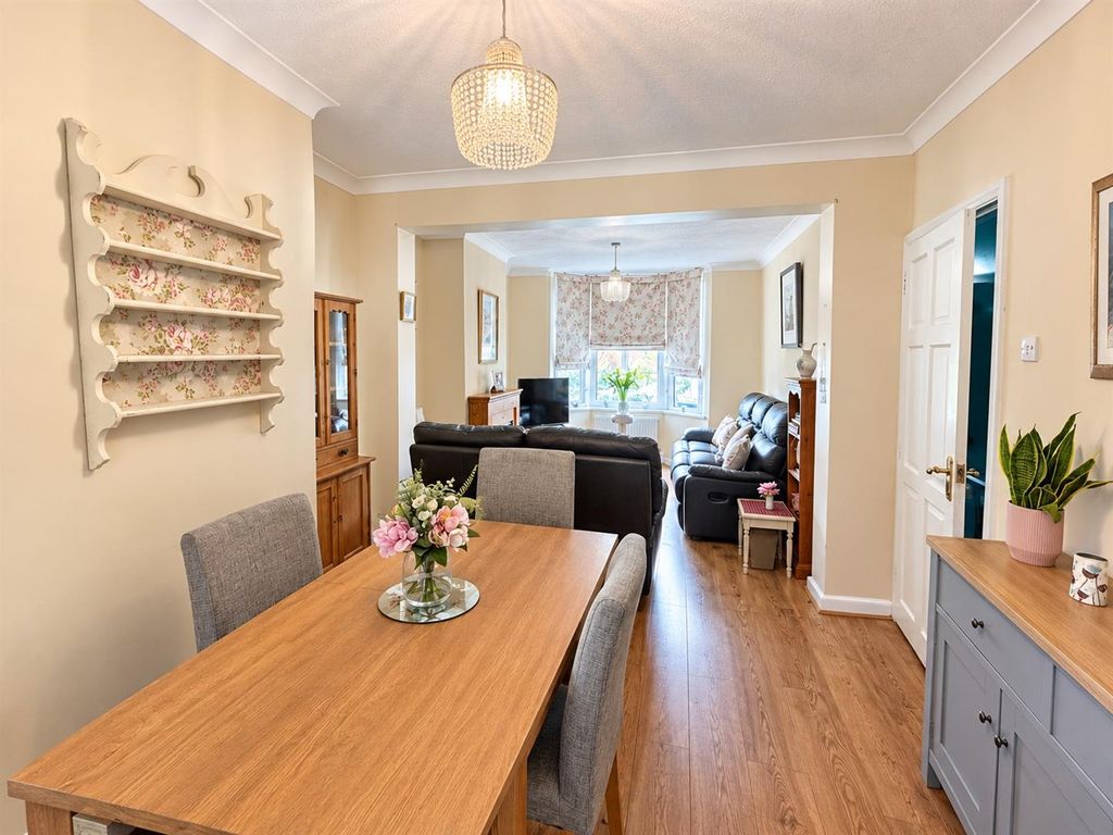 Property photo 3 of 11 Dining Room