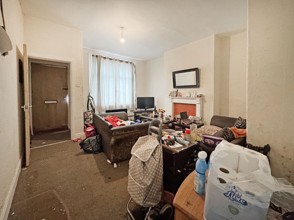 Property photo 3 of 18