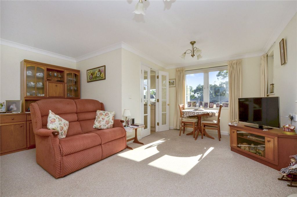 Property photo 2 of 11 Lounge/Dining Room