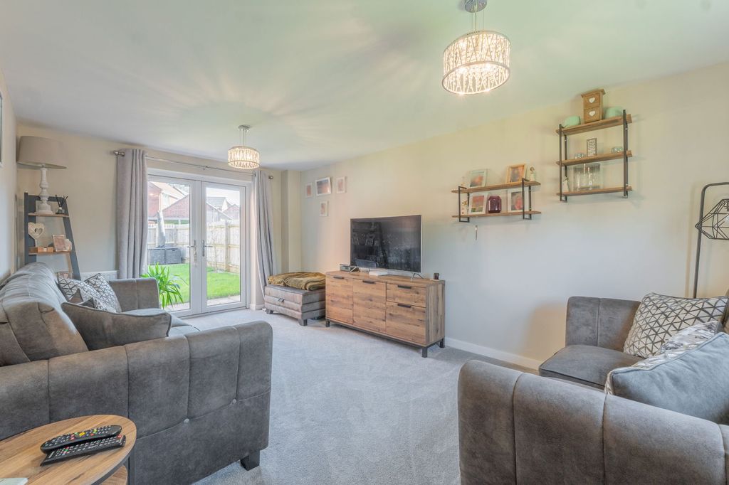 Property photo 2 of 35