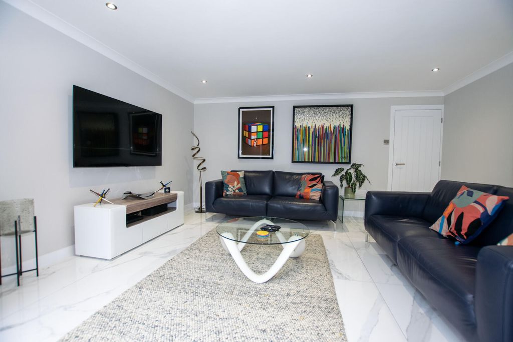 Property photo 2 of 16 Living Room