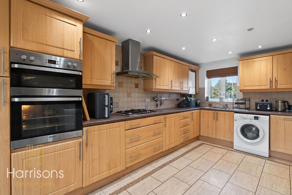 Property photo 3 of 31 4776207