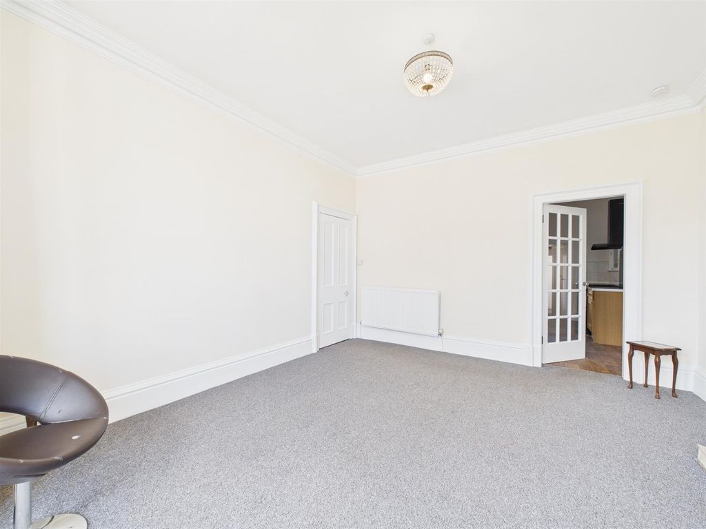 Property photo 3 of 16 Cam01486G0-Pr0896-Still004.Jpg