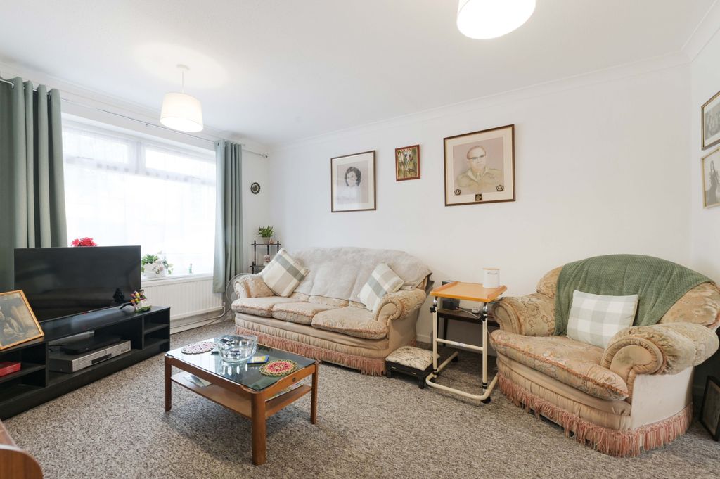 Property photo 2 of 14
