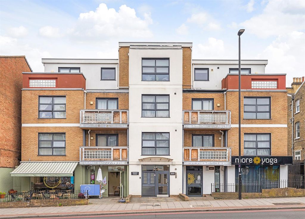 Property photo 2 of 12