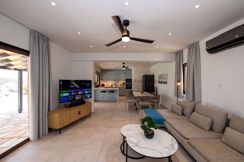 Property photo 3 of 50