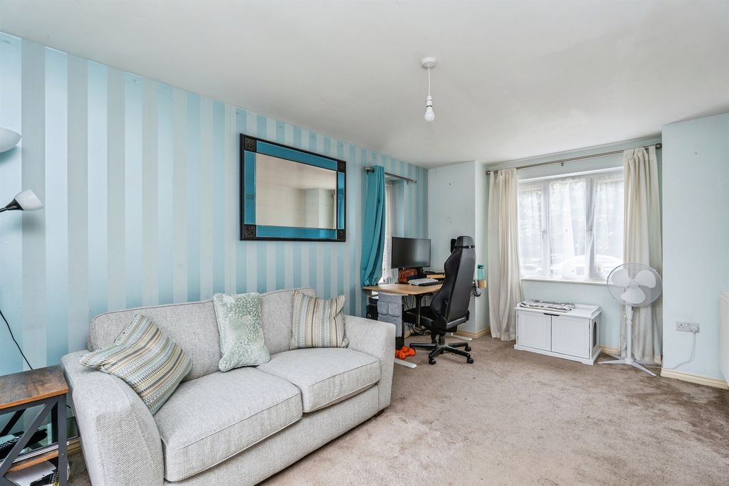 Property photo 3 of 17