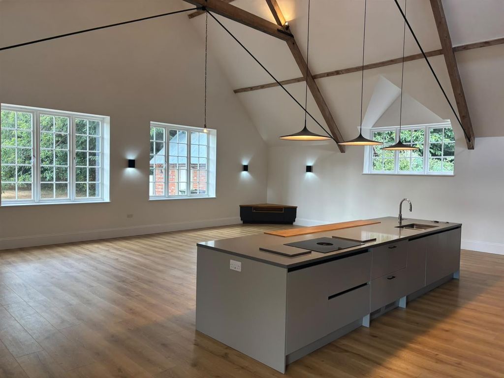 Property photo 3 of 32 3 (A).Jpg
