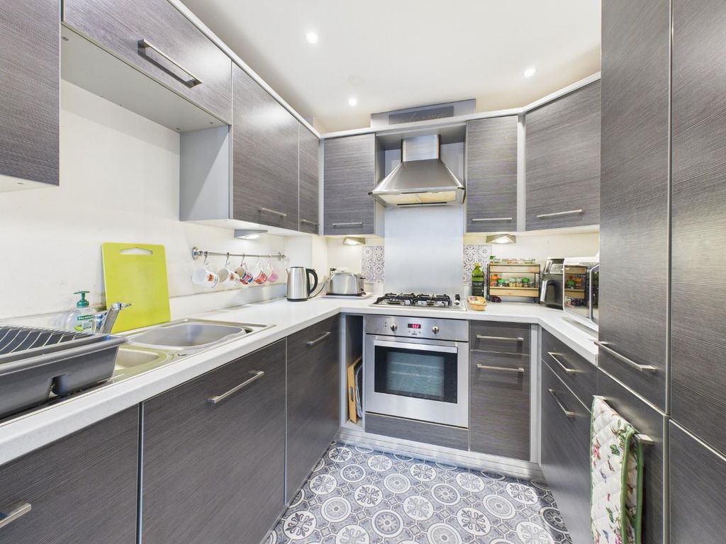 Property photo 3 of 16 Cam04899G0-Pr0238-Still001.Jpg