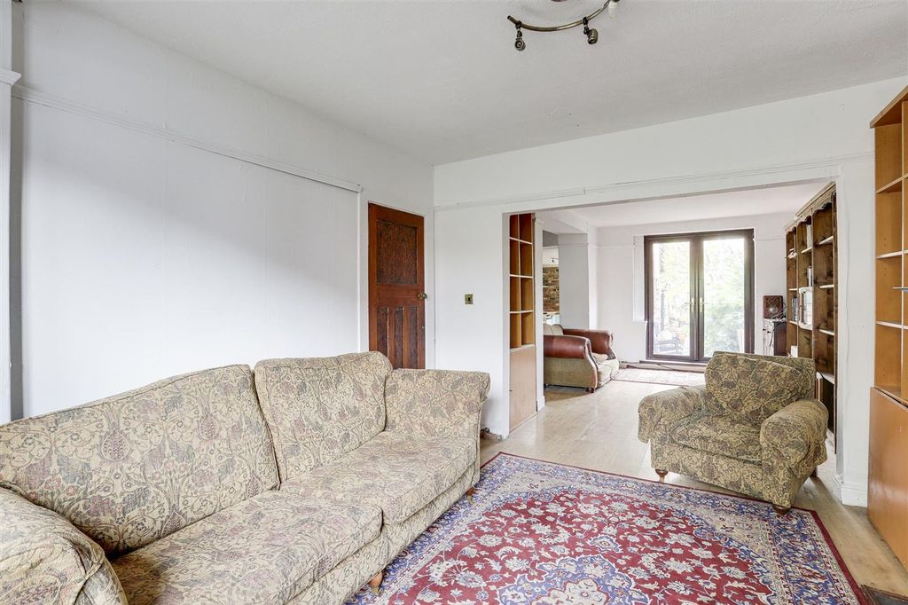 Property photo 3 of 25