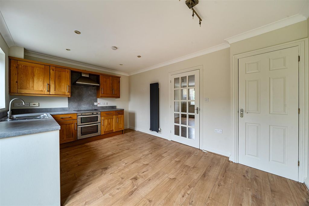 Property photo 3 of 14 Kitchen/Diner