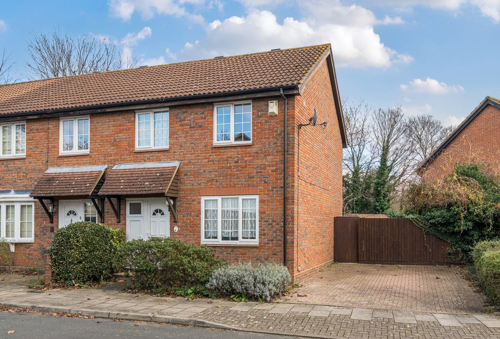 Property photo 1 of 12 1393188-22-694Bcd...