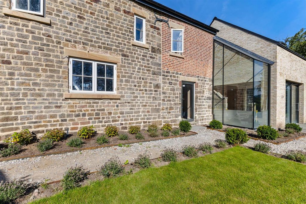 2 bed detached house for saleHaregate Road, Leek, Staffordshire ST13