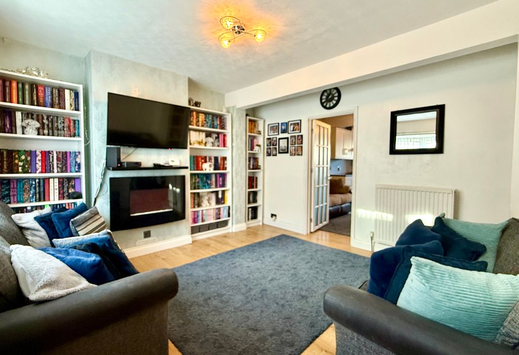 Property photo 2 of 14