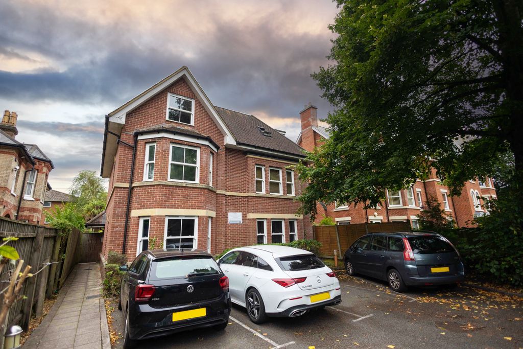 Property photo 1 of 18 Jt3A78172