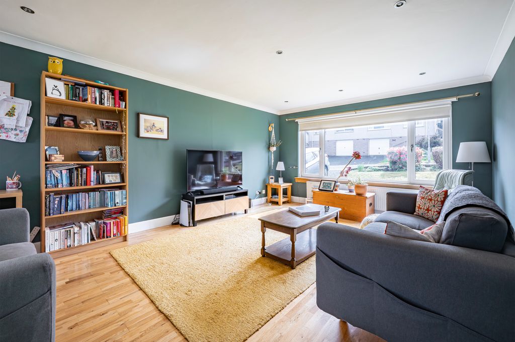 Property photo 2 of 39