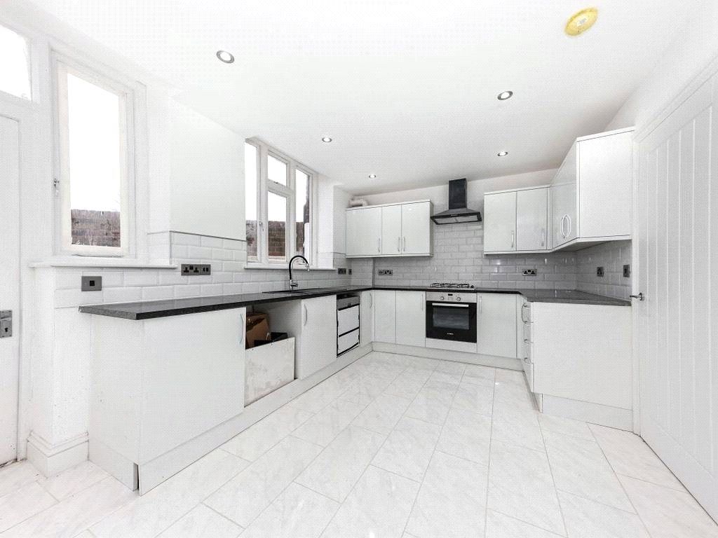 Property photo 1 of 8 Kitchen