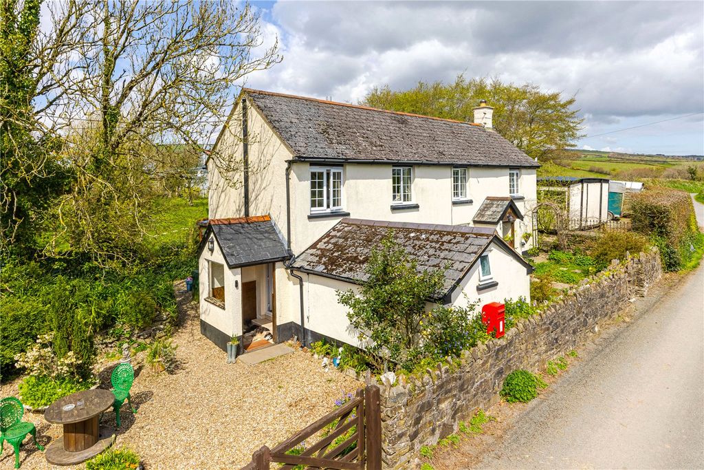 Property photo 2 of 23 Head Gate Cottage