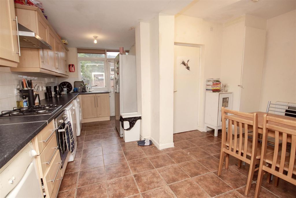 Property photo 1 of 10 Approach