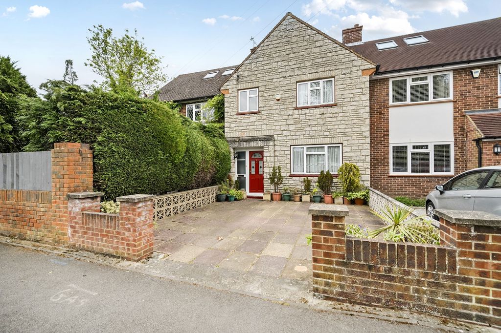 Property photo 1 of 11