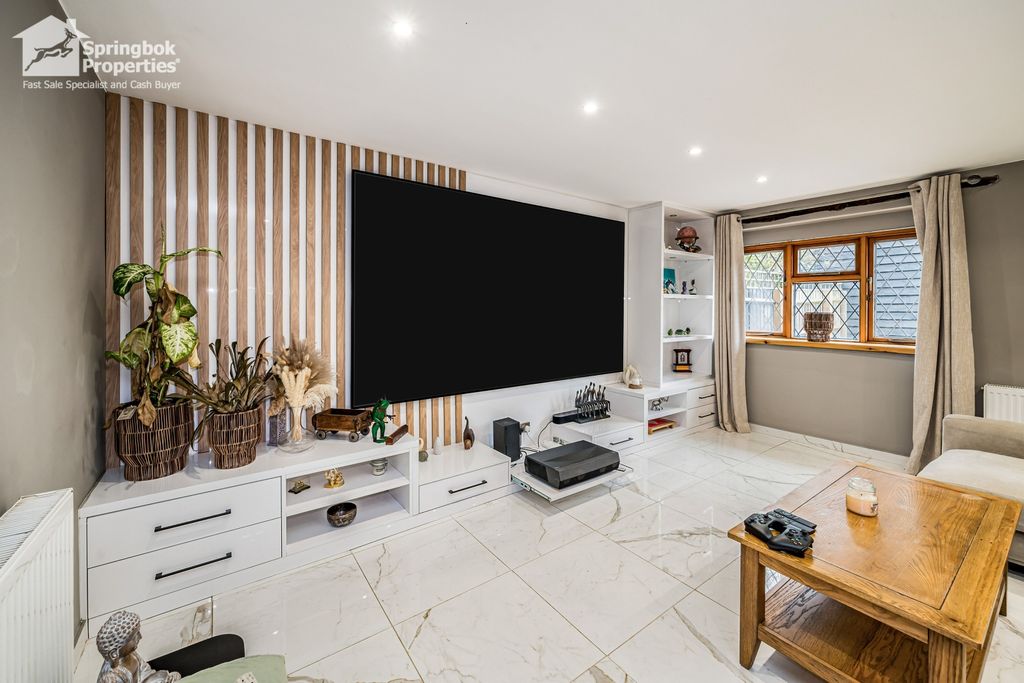 Property photo 3 of 16 Image 2