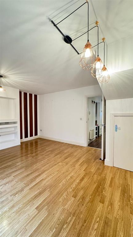 Property photo 3 of 33 Photo 2