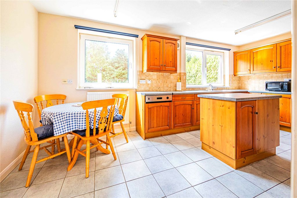 Property photo 3 of 31 Picture No. 25