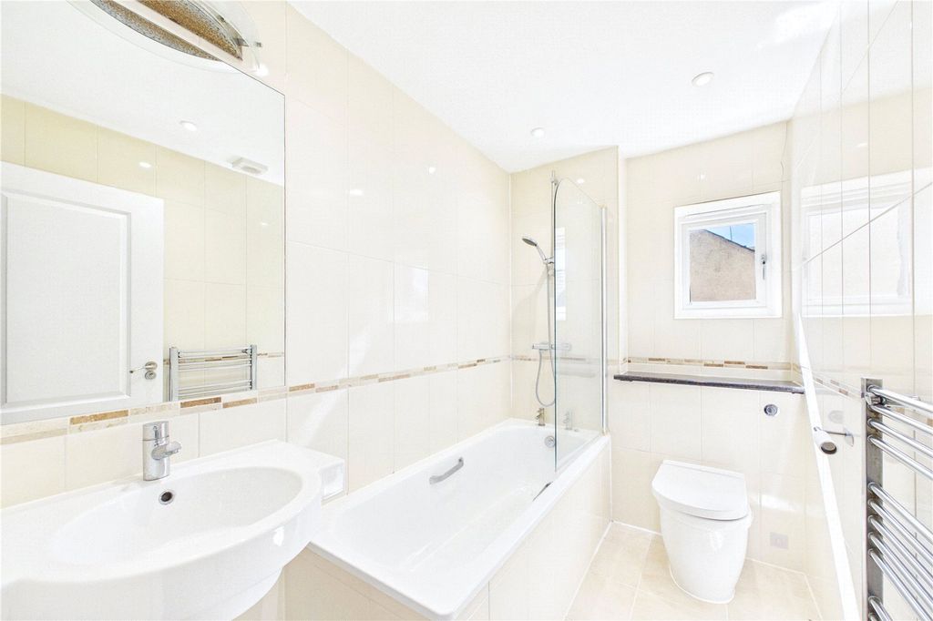 Property photo 3 of 9 Picture No. 18