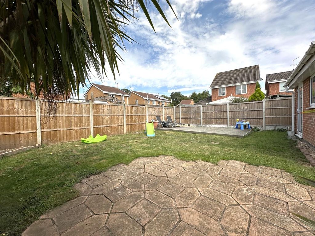 Property photo 3 of 16 Enclosed Rear Garden 681