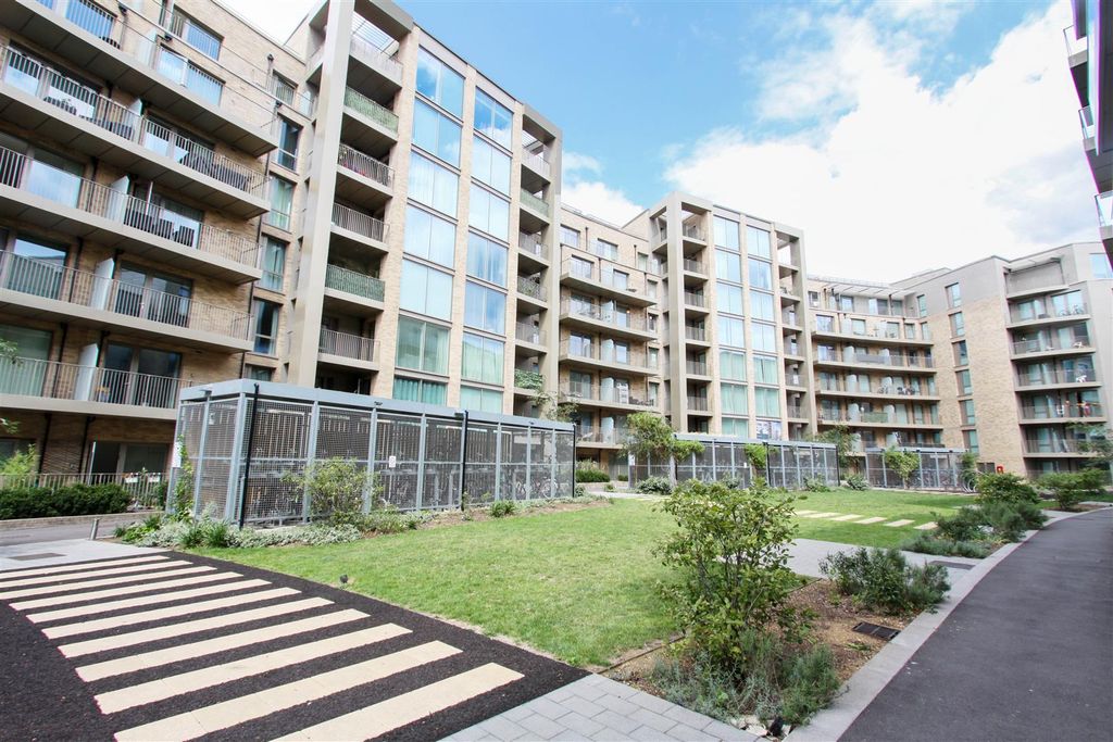 Property photo 1 of 11 External