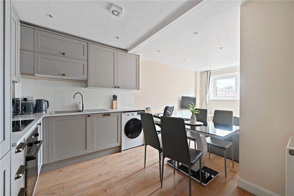 Property photo 3 of 10 Picture 3