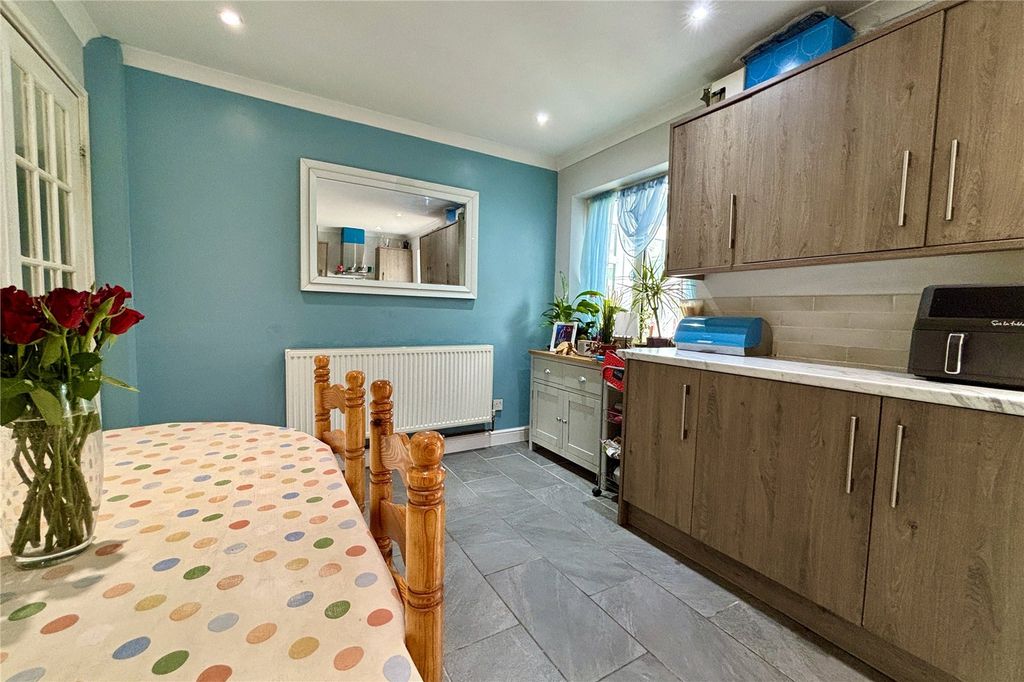 Property photo 3 of 15 Dining Area