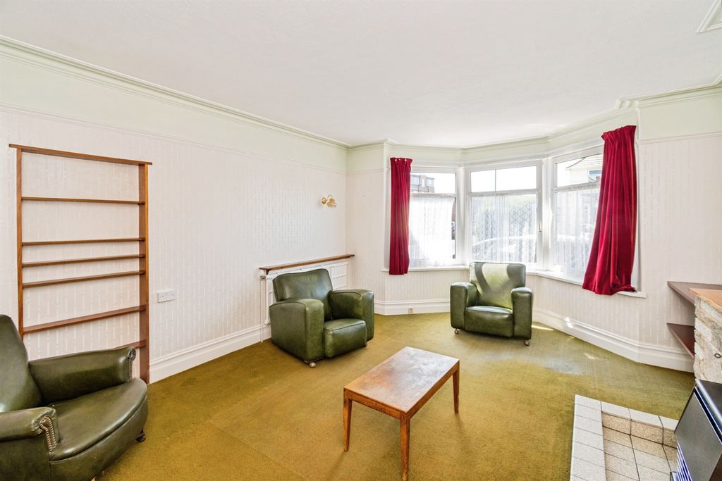 Property photo 3 of 25