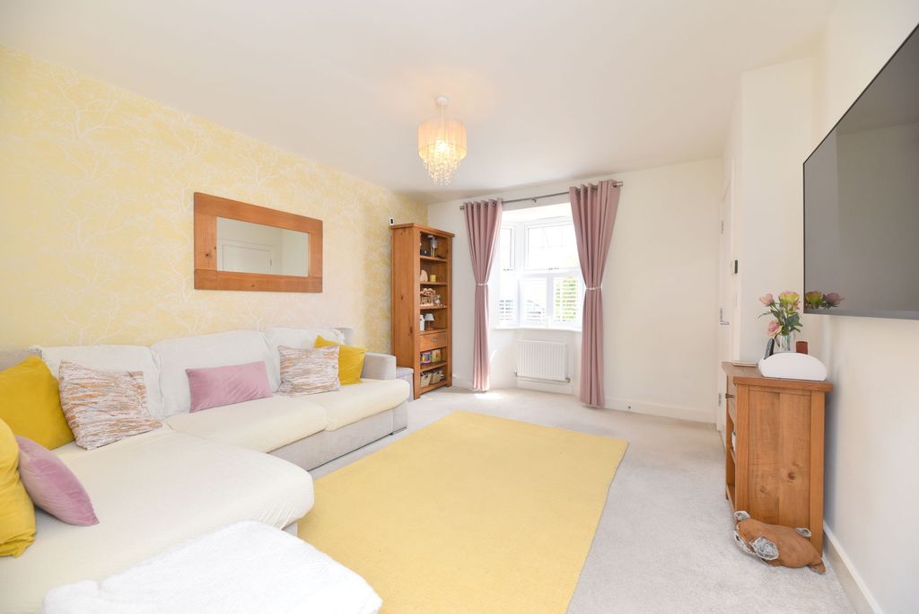 Property photo 2 of 26