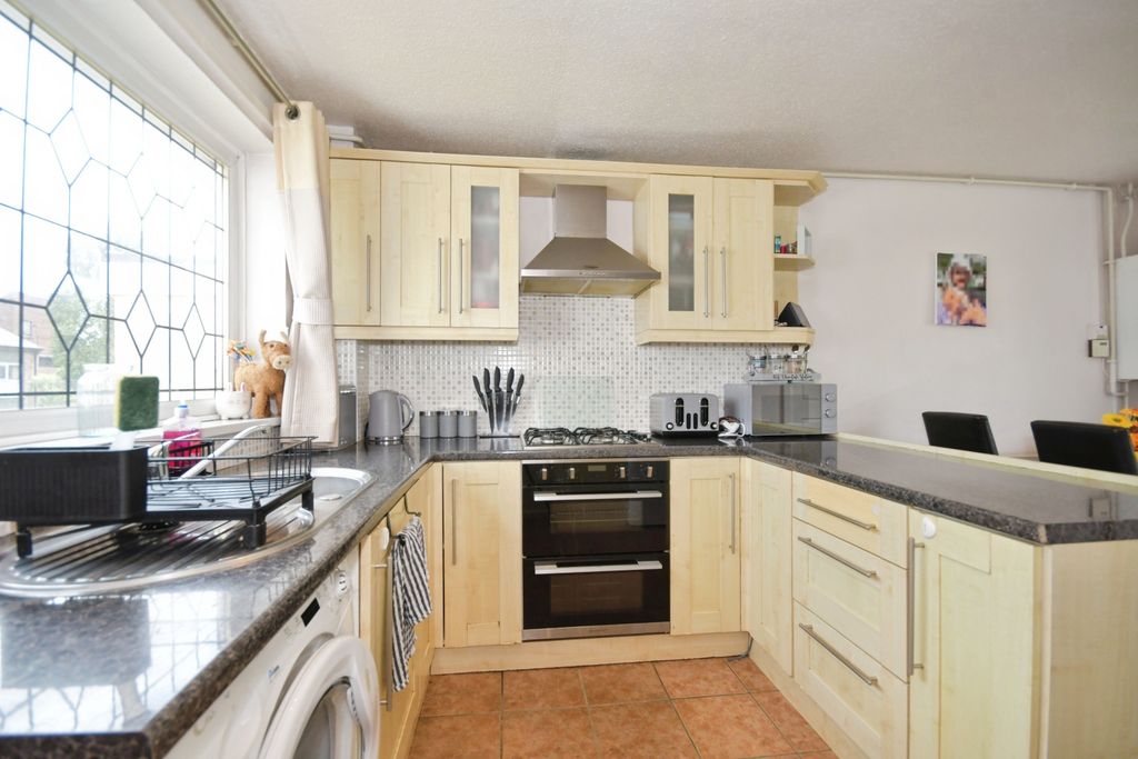 Property photo 3 of 15