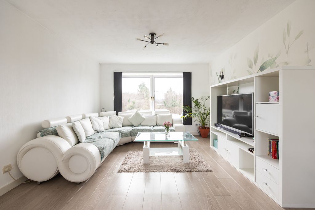 Property photo 2 of 19 Property Image 2