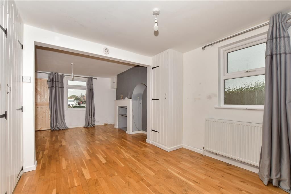 Property photo 3 of 18 Dining Area