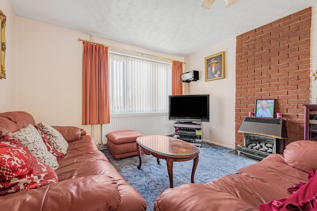 Property photo 2 of 23
